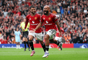 Fernandes rescues Man United Chelsea top Premier League Spurs Bournemouth